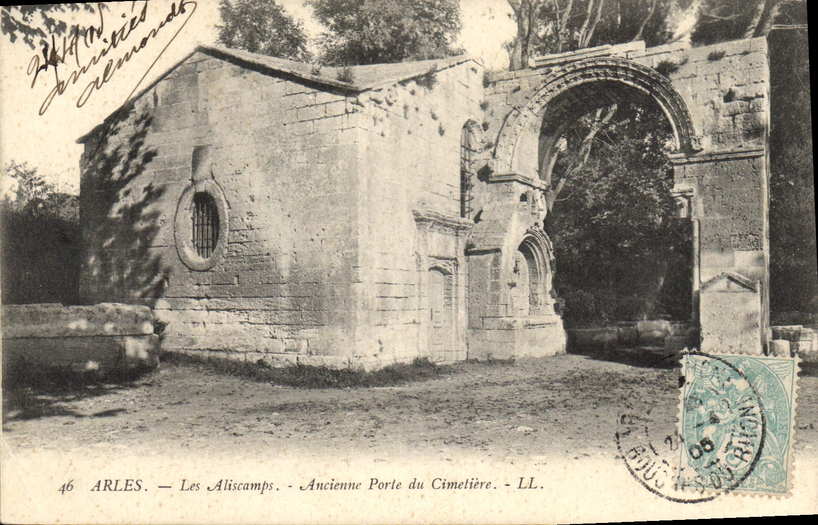 CPA Arles Les Aliscamps Ancienne Porte du Cimetiere 