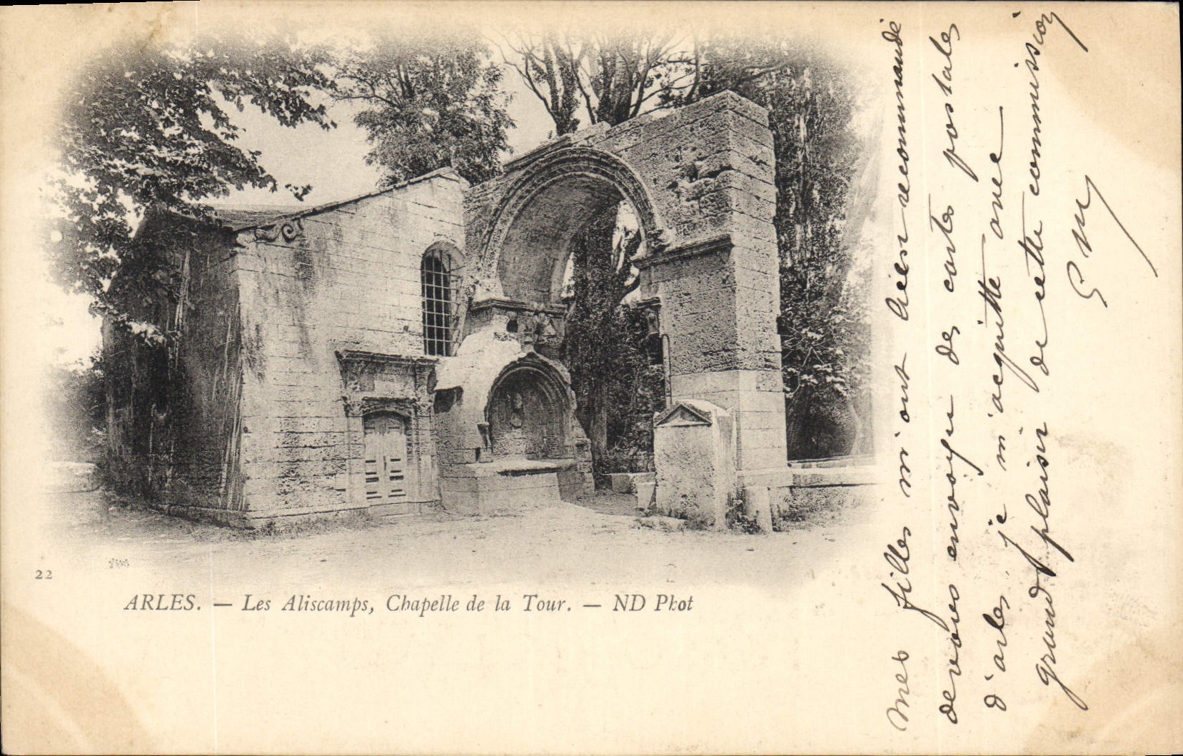 CPA Arles Les Aliscamps Chapelle de la Tour