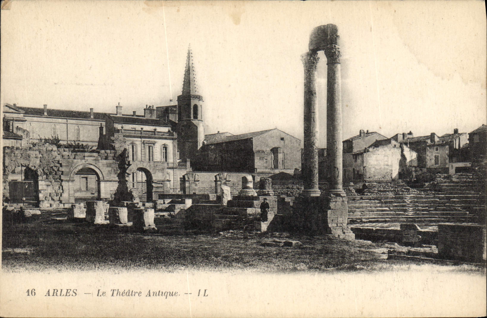 CPA Arles Le Theatre Antique 