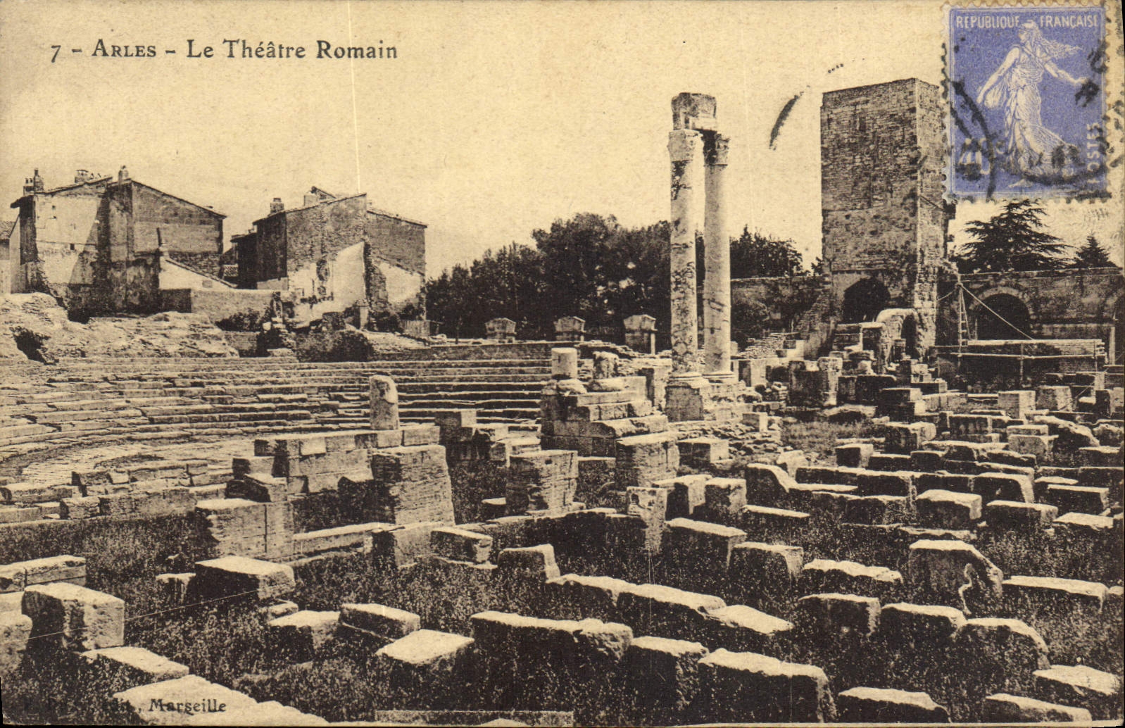 CPA Arles Le Theatre Romain 