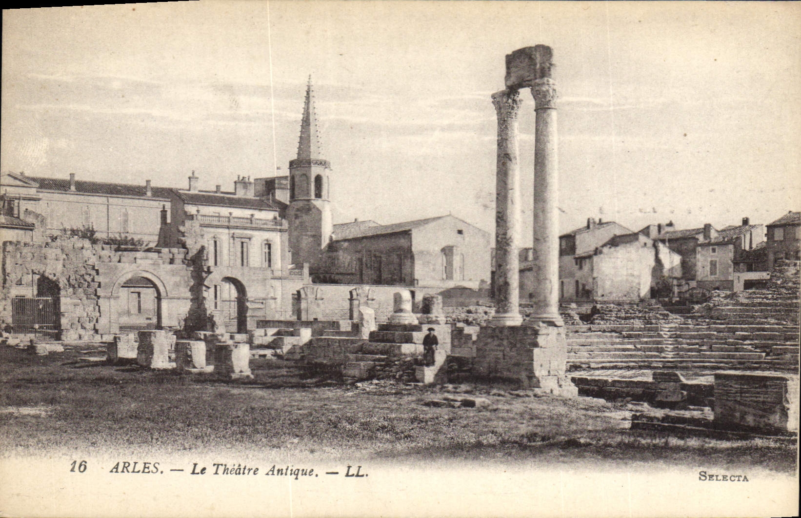 CPA Arles Le Theatre Antique 