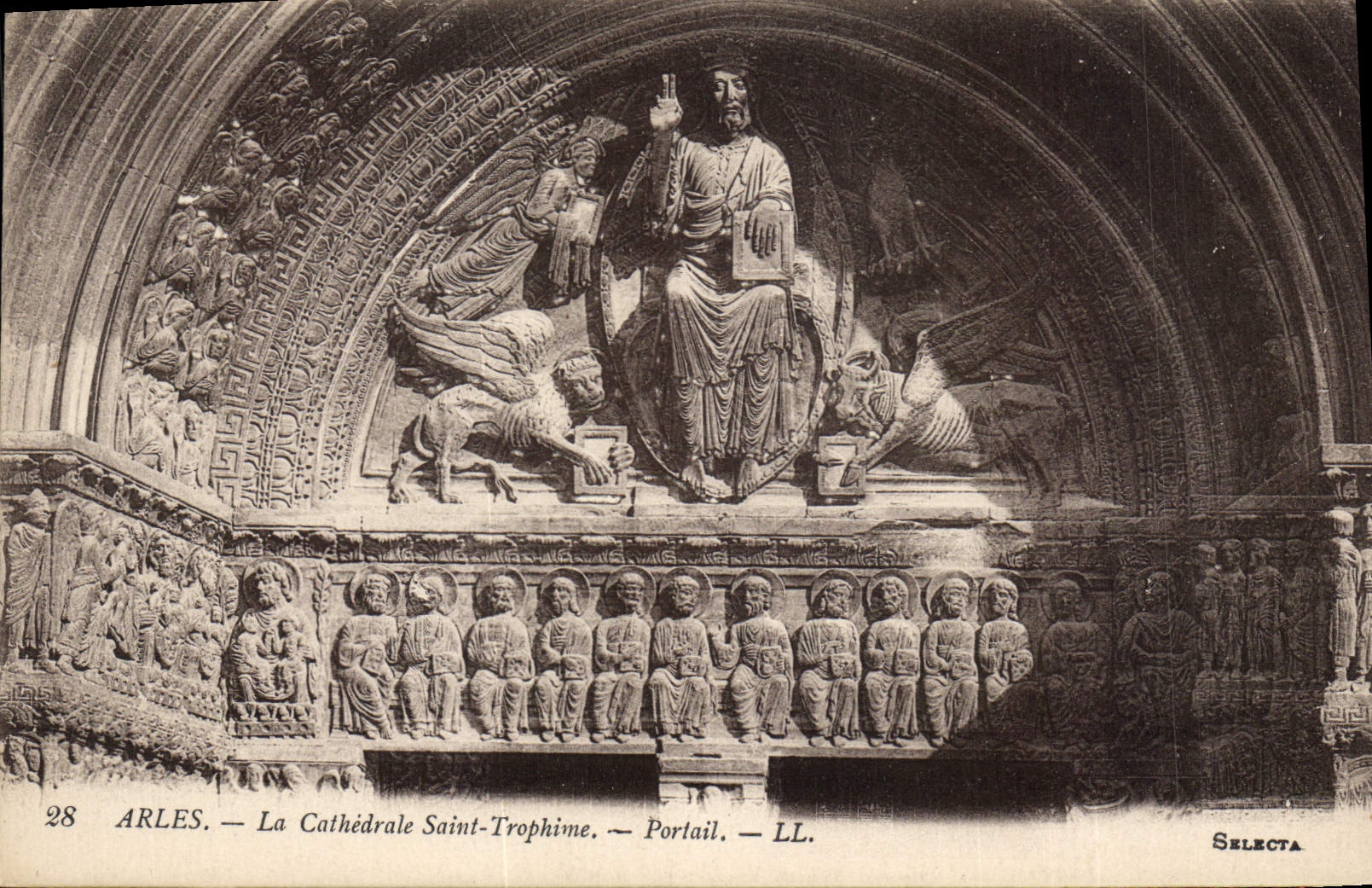 CPA Arles La Cathedrale Saint Trophime 