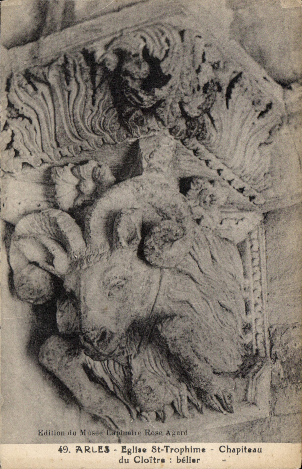 CPA Arles Eglise Saint Trophime Chapiteau du Cloitre 