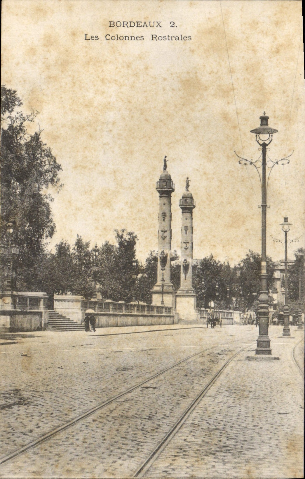 CPA Bordeaux Les Colonnes Rostrales 