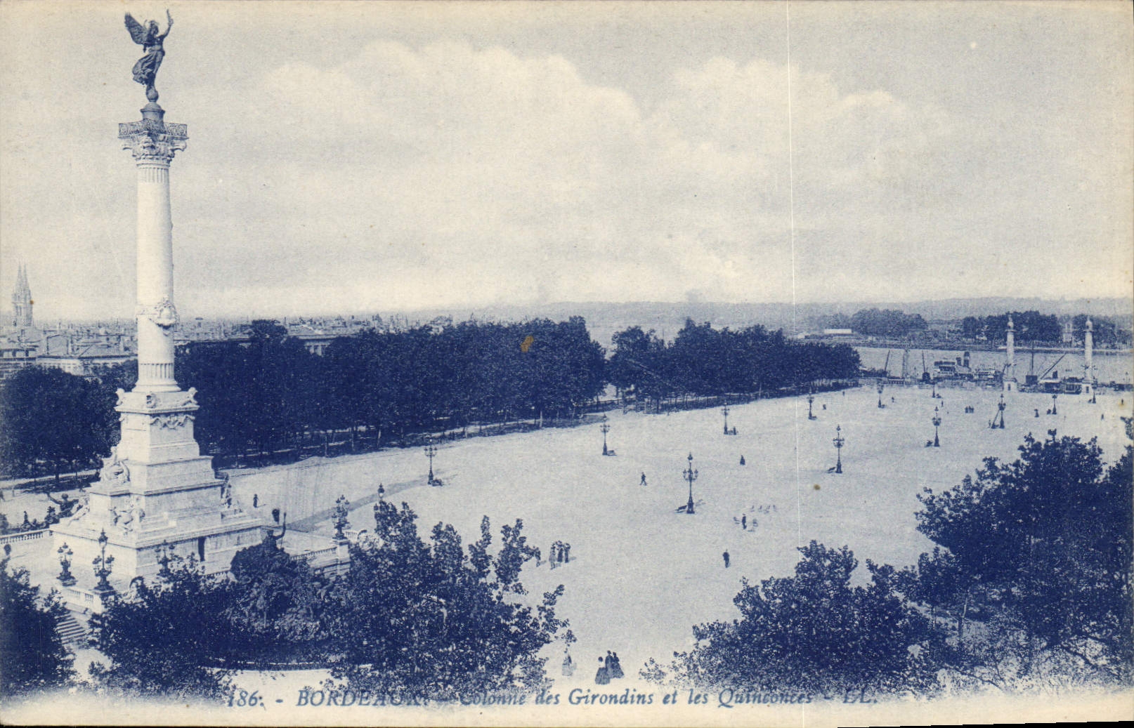 CPA Bordeaux Colonne des Girondins et les Quinconces