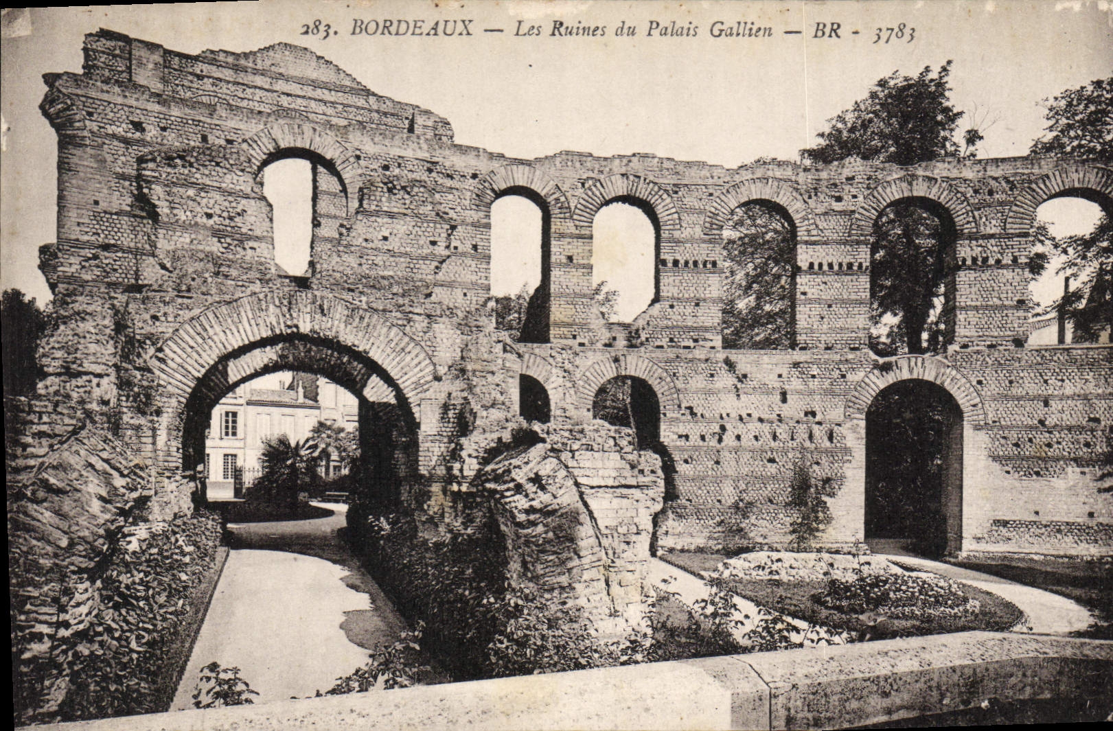 CPA Bordeaux Les Ruines du Palais Gallien