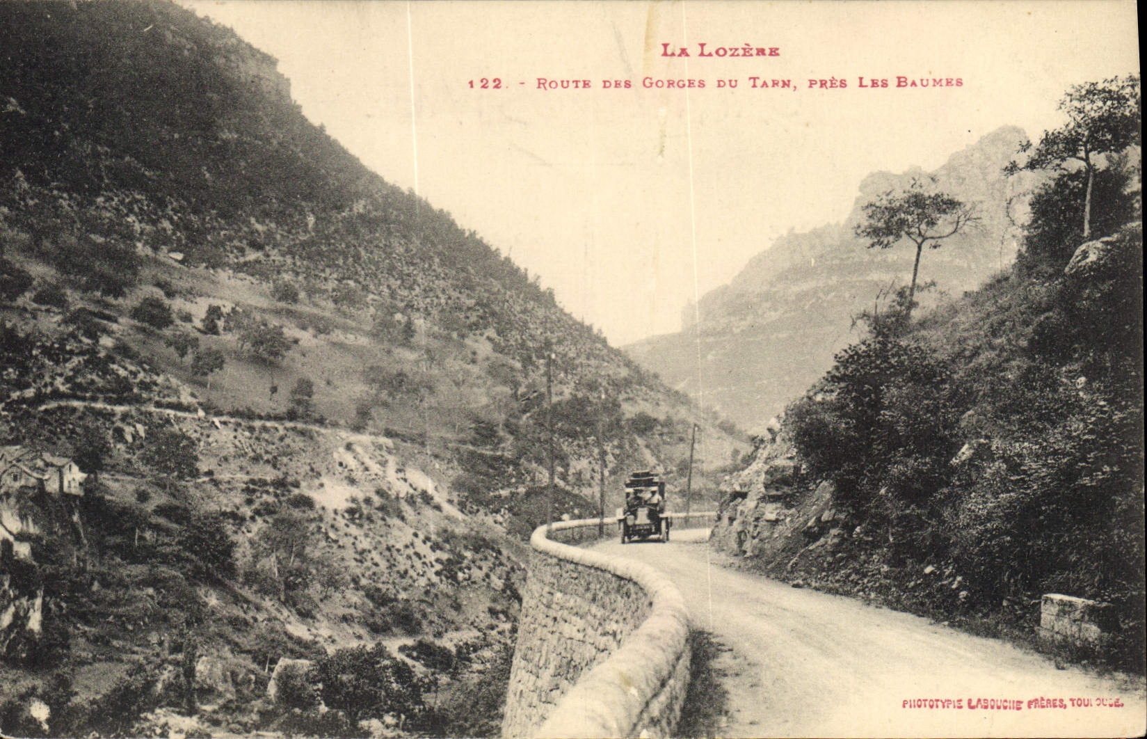 CPA La Lozere Route aux Gorges du Tarn pres Les Baumes