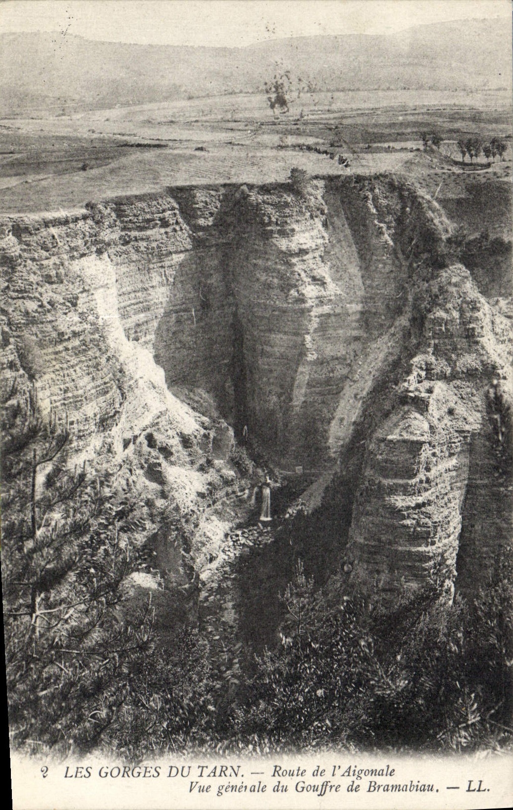 CPA Les Gorges du Tarn Route de l'Aigonale Vue generale du Gouffre de Bramabiau