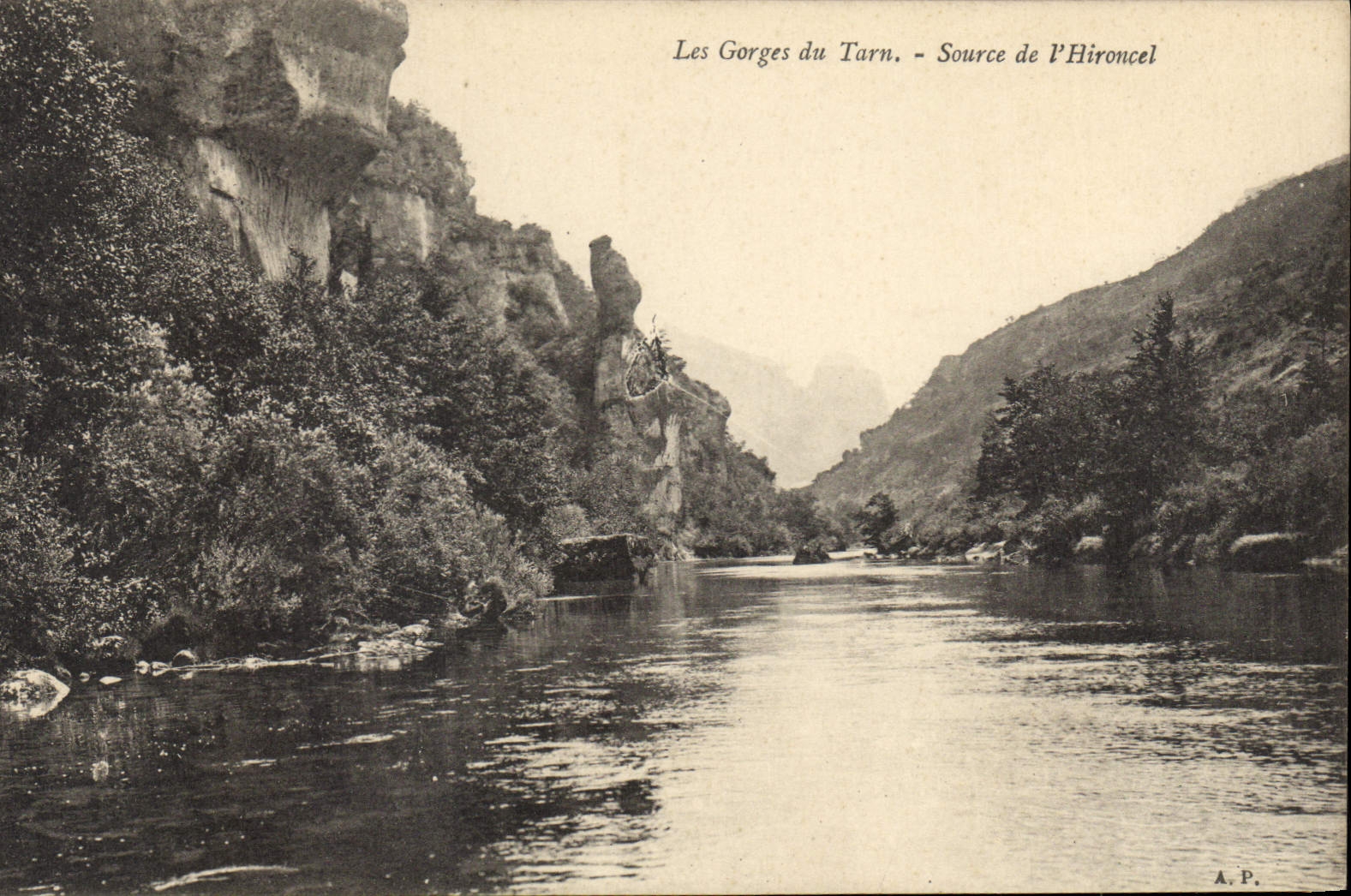 CPA Les Gorges du Tarn Source de l'Hironcel
