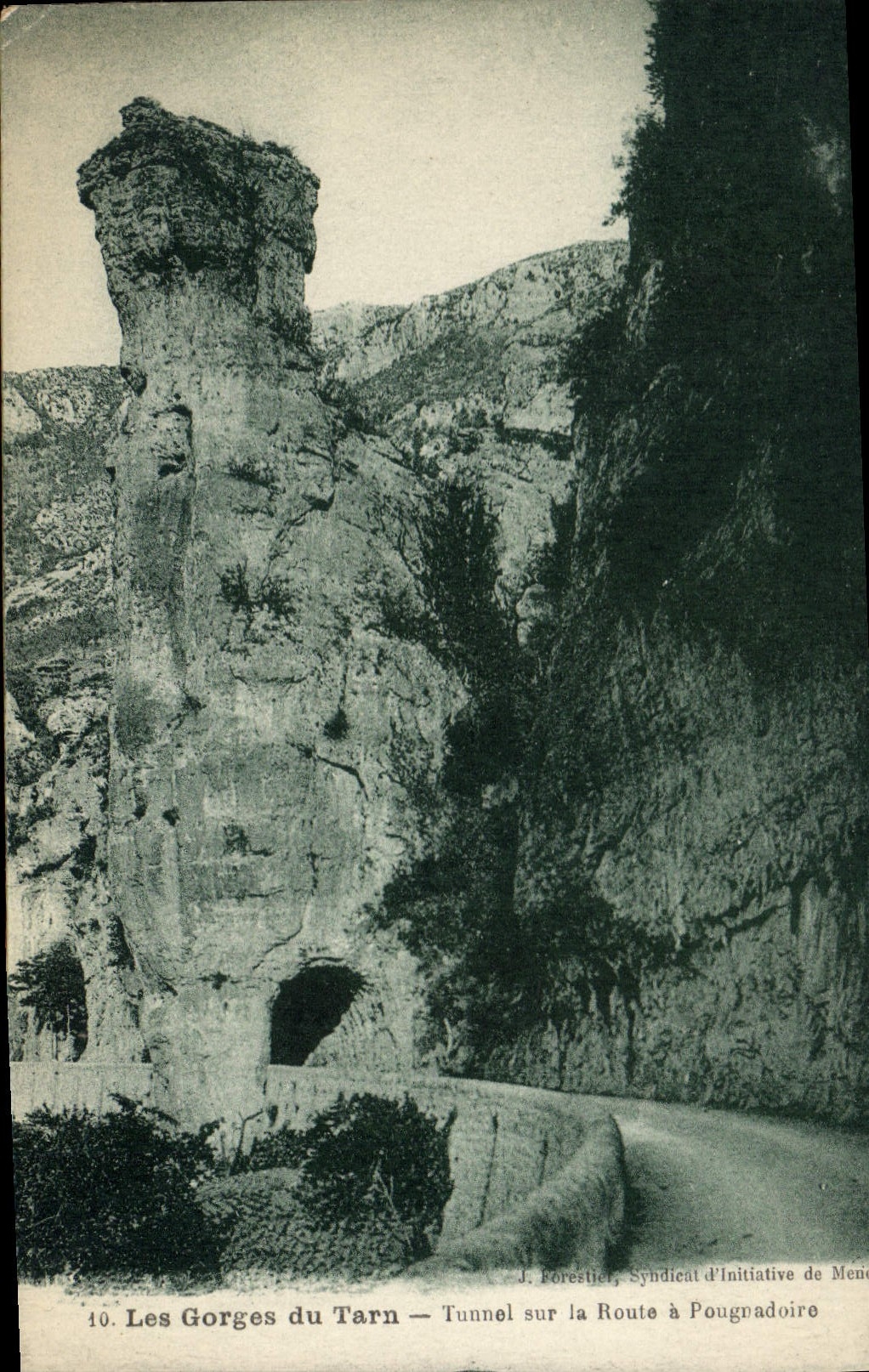 CPA Les Gorges du Tarn Tunnel sur la Route a Pougradoire