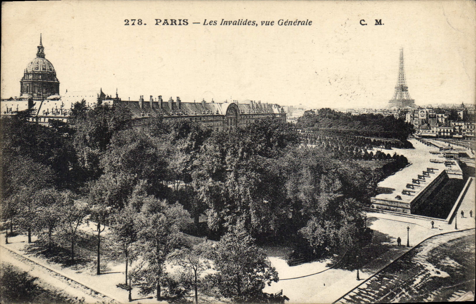 CPA Paris Les Invalides vue Generale Tour Eiffel