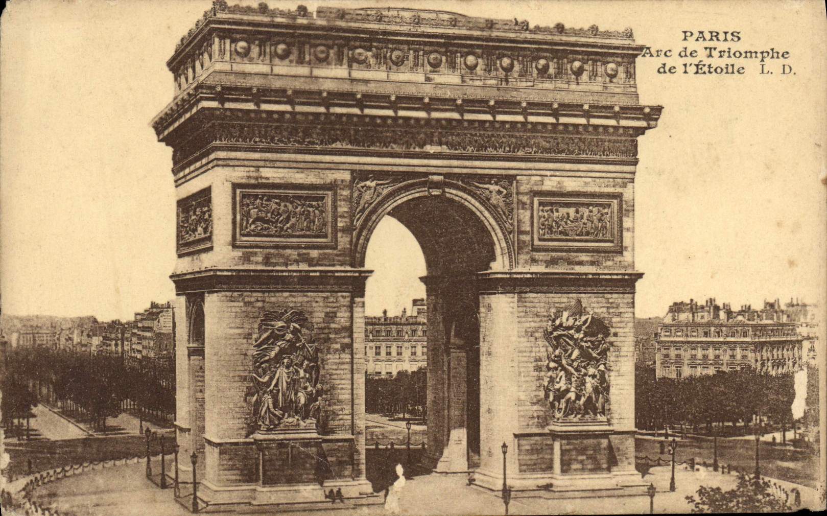 CPA Paris L'Arc de Triomphe de l'Etoile