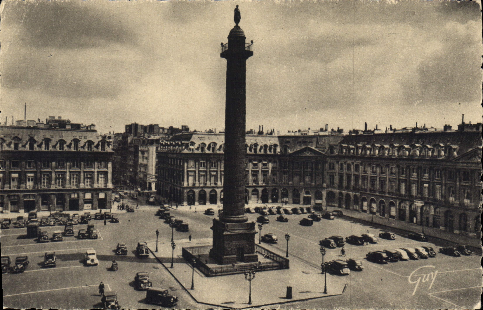CPA Place Vendome et colonne de la Grande Armee