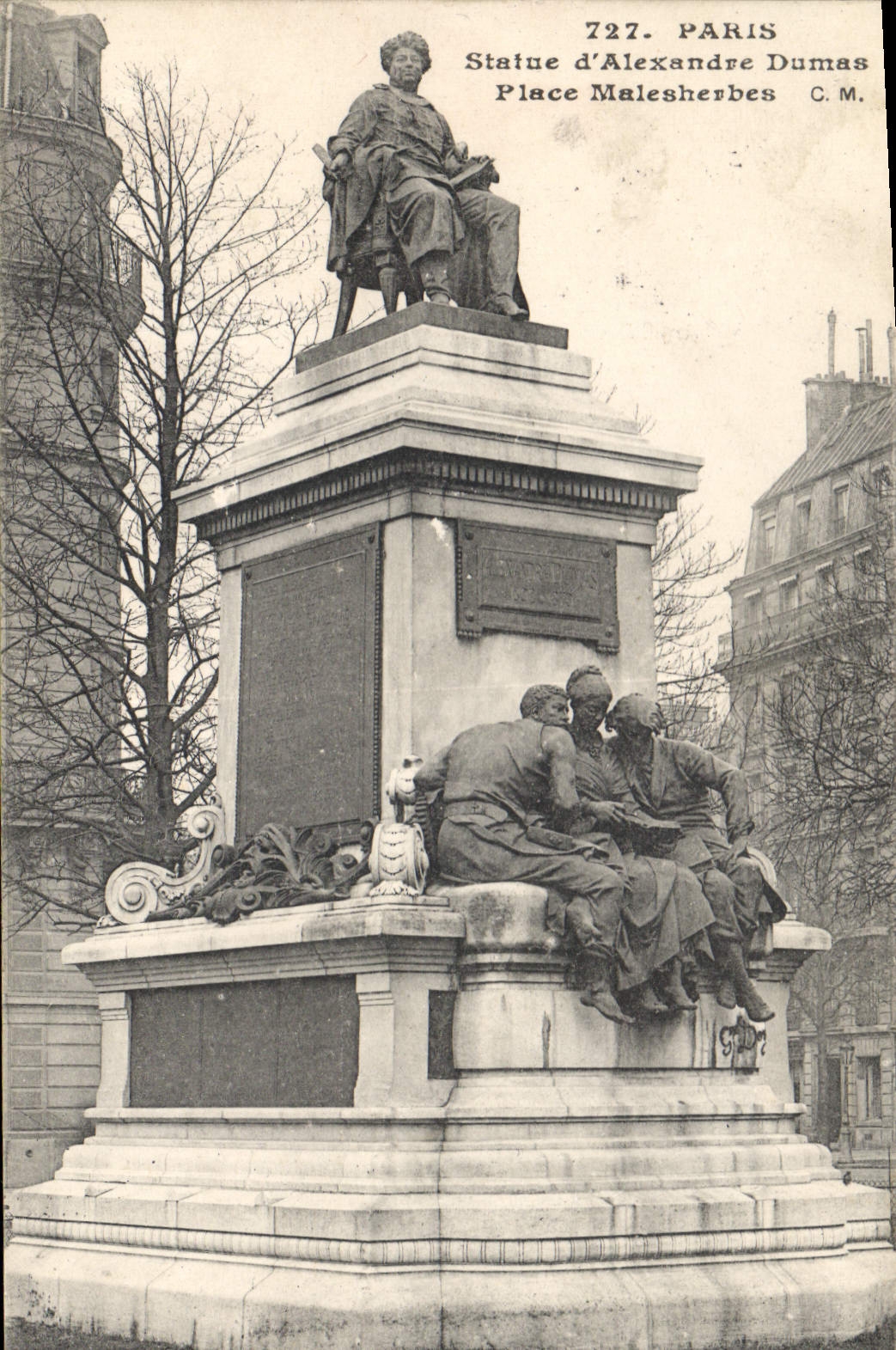 CPA Paris Statue d'Alexandre Dumas Place Malesherbes