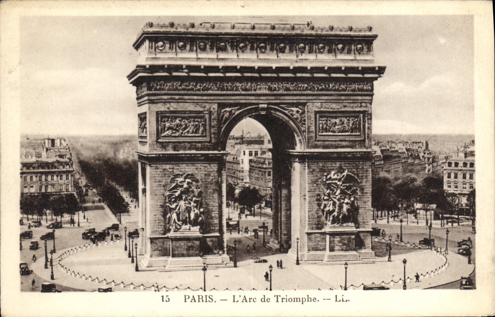 CPA Paris L'Arc de Triomphe 