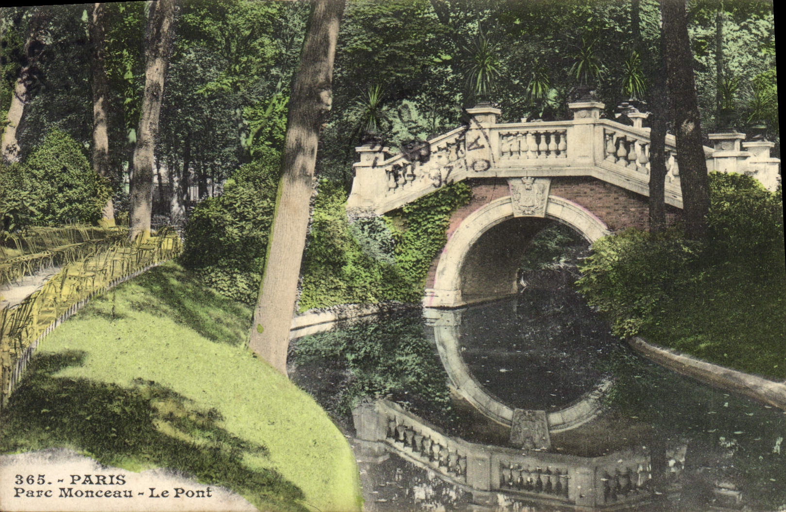 CPA Paris Parc Monceau Le Pont 