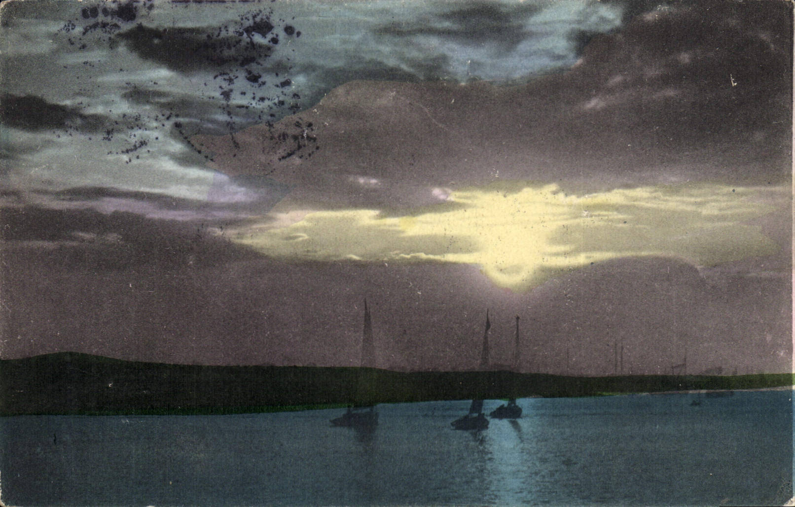 CPA Coucher de soleil Bateaux