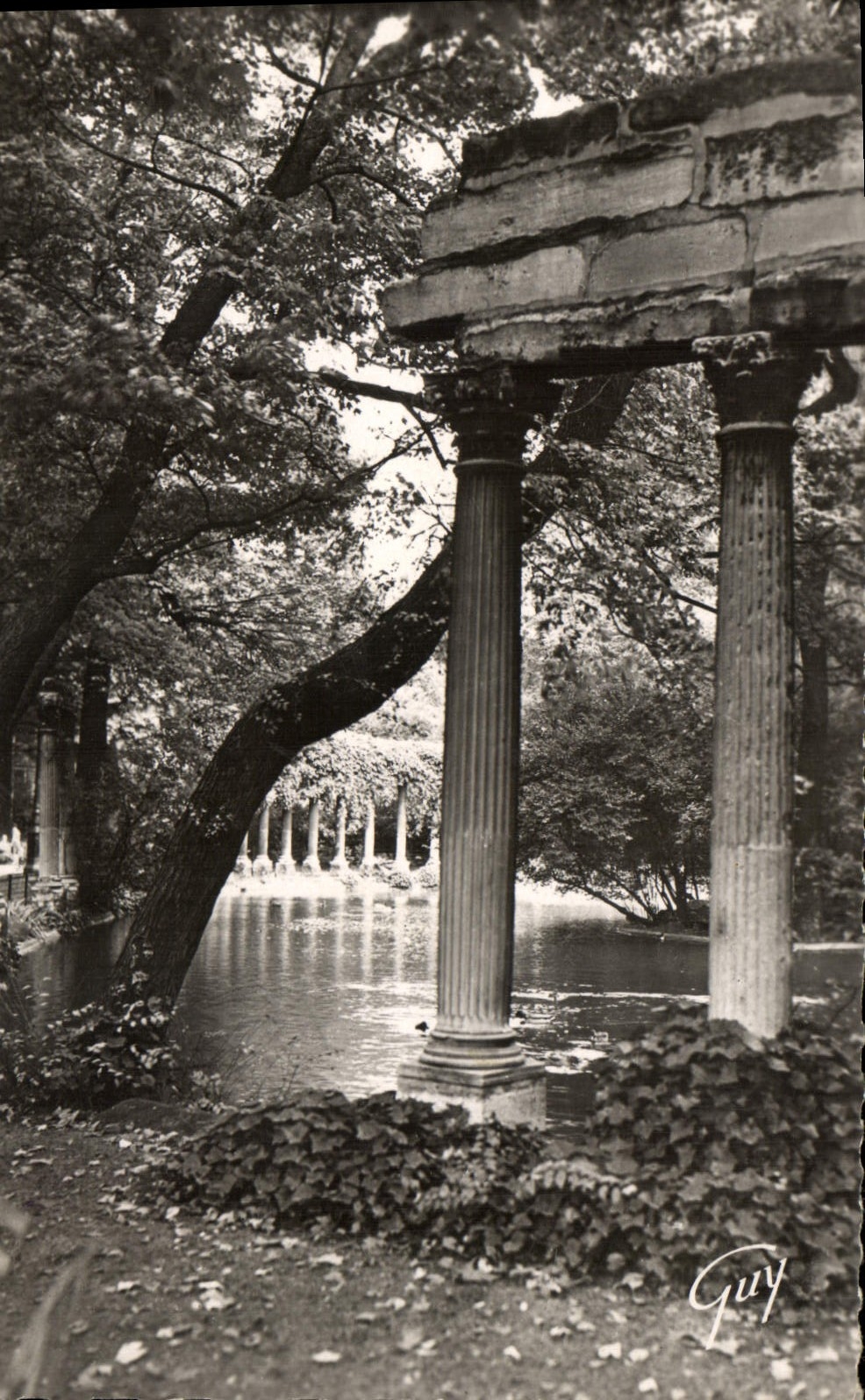 CPA Paris et ses Merveilles Le parc Monceau La Noumachie 1778