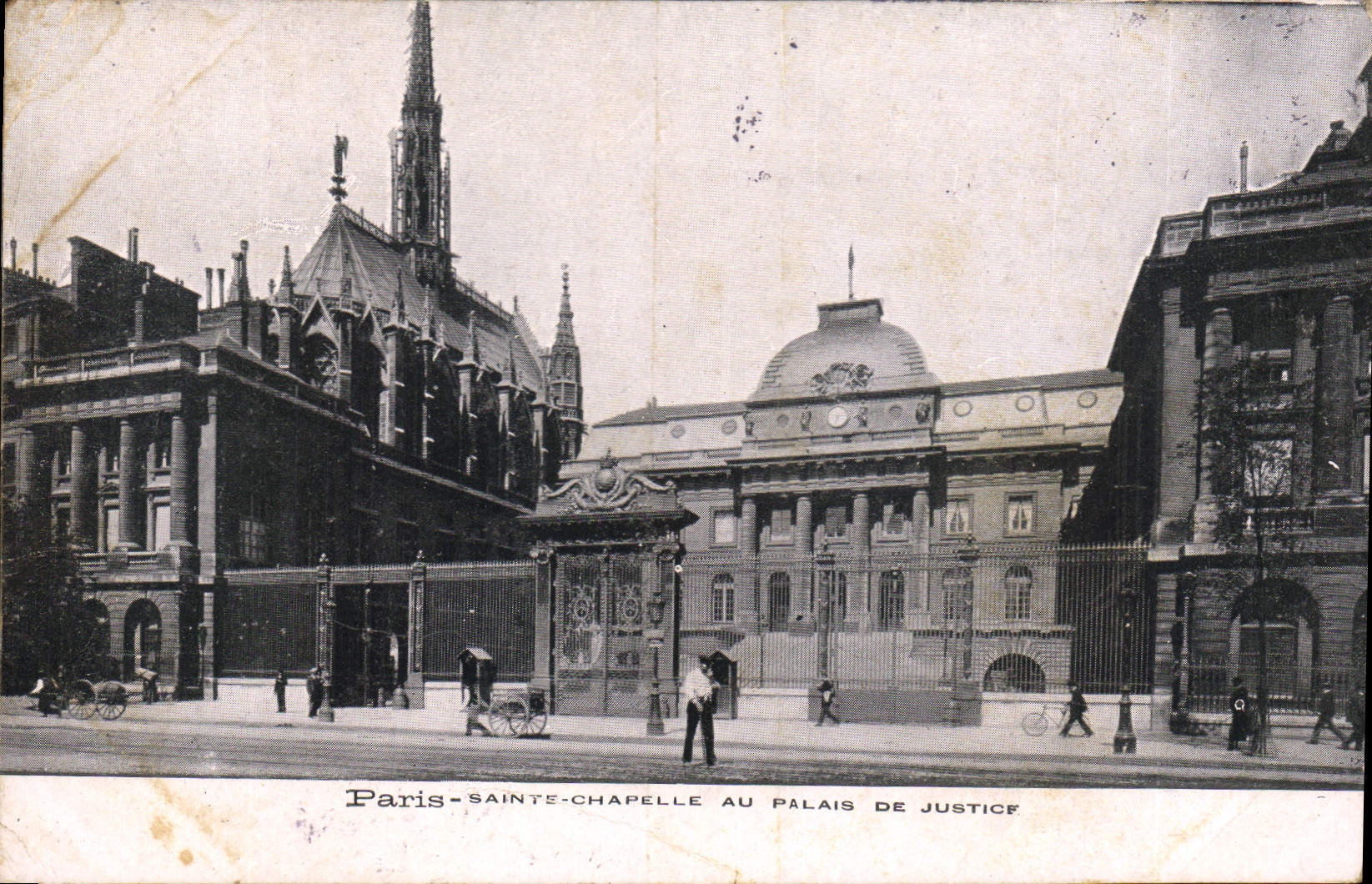 CPA Paris Sainte Chapelle Au Palais de Justice