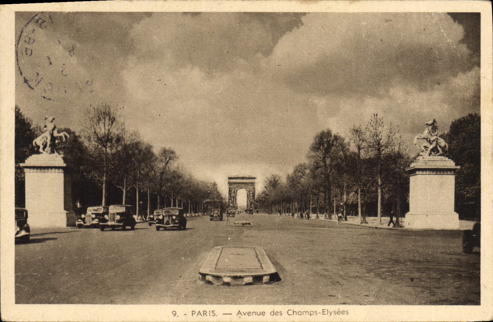 CPA Paris Avenue des Champs Elysees
