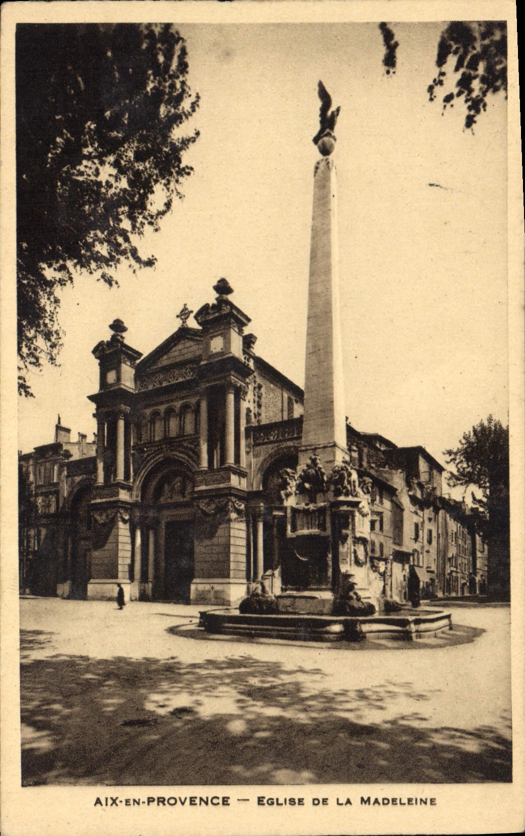 CPA Aix en Provence Eglise de la Madeleine 