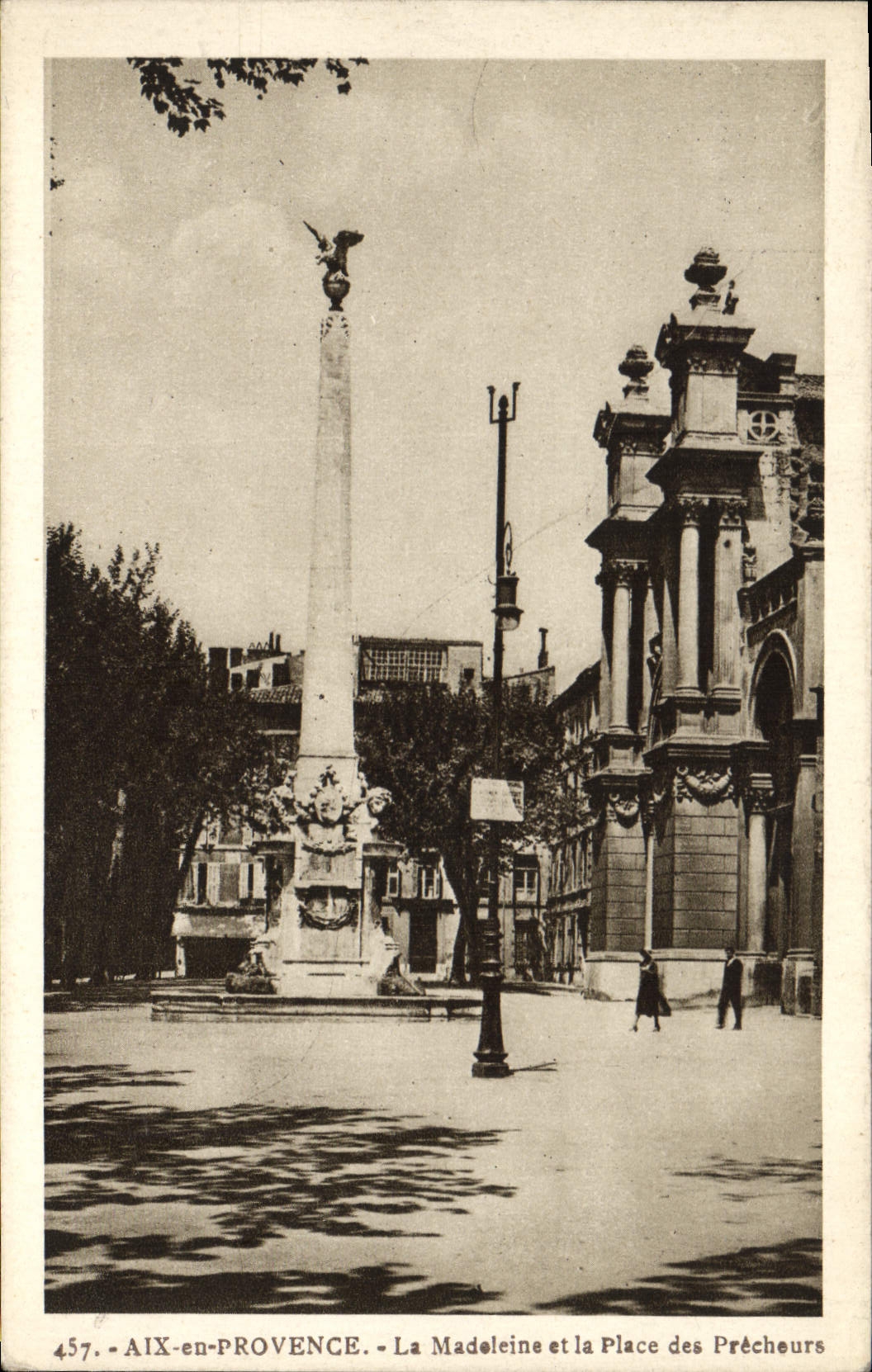 CPA Aix en Provence La Madeleine et la Place des Precheurs 