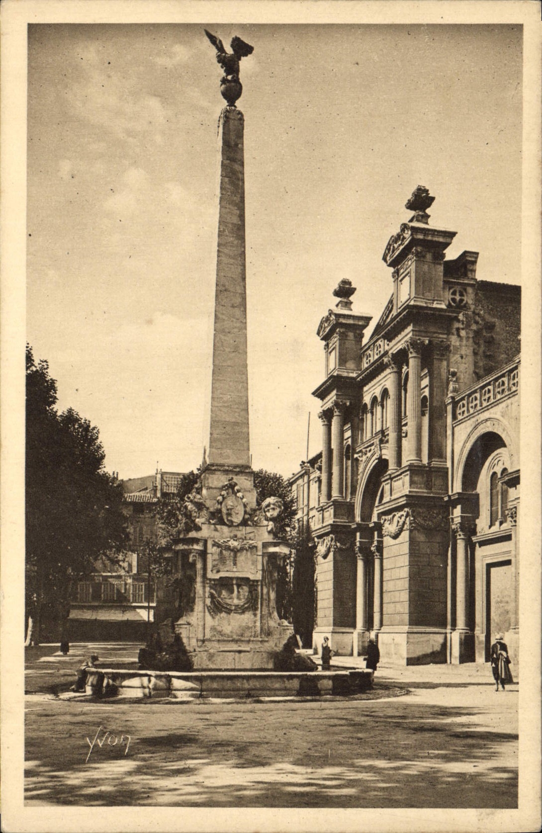 CPA Aix en Provence B du R Eglise de la Madeleine Place des Precheurs 