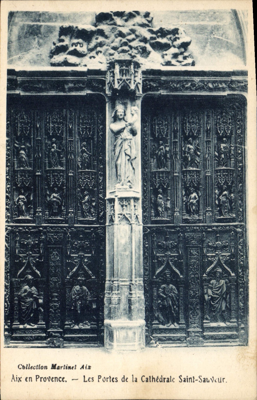 CPA Aix en Provence Les Portes de la Cathedrale Saint Sauveur 