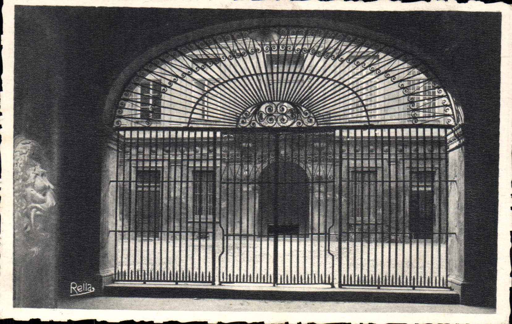 CPA Aix en Provence Grille en fer de l'Hotel de Villle 