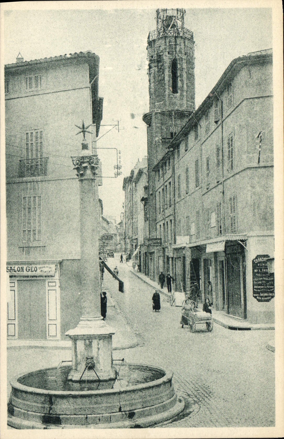 CPA Aix en Provence Fontaine et Tour des Augustine 