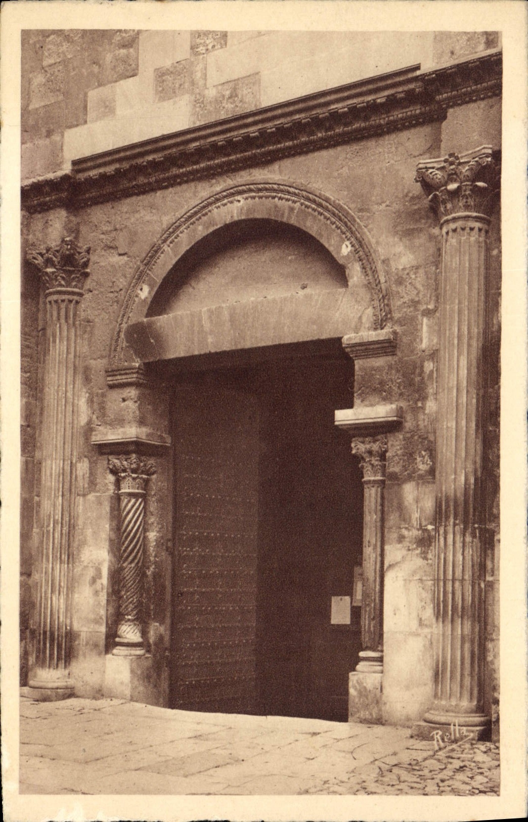 CPA Aix en Provence Cathedrale Saint Sauveur Portail roman 