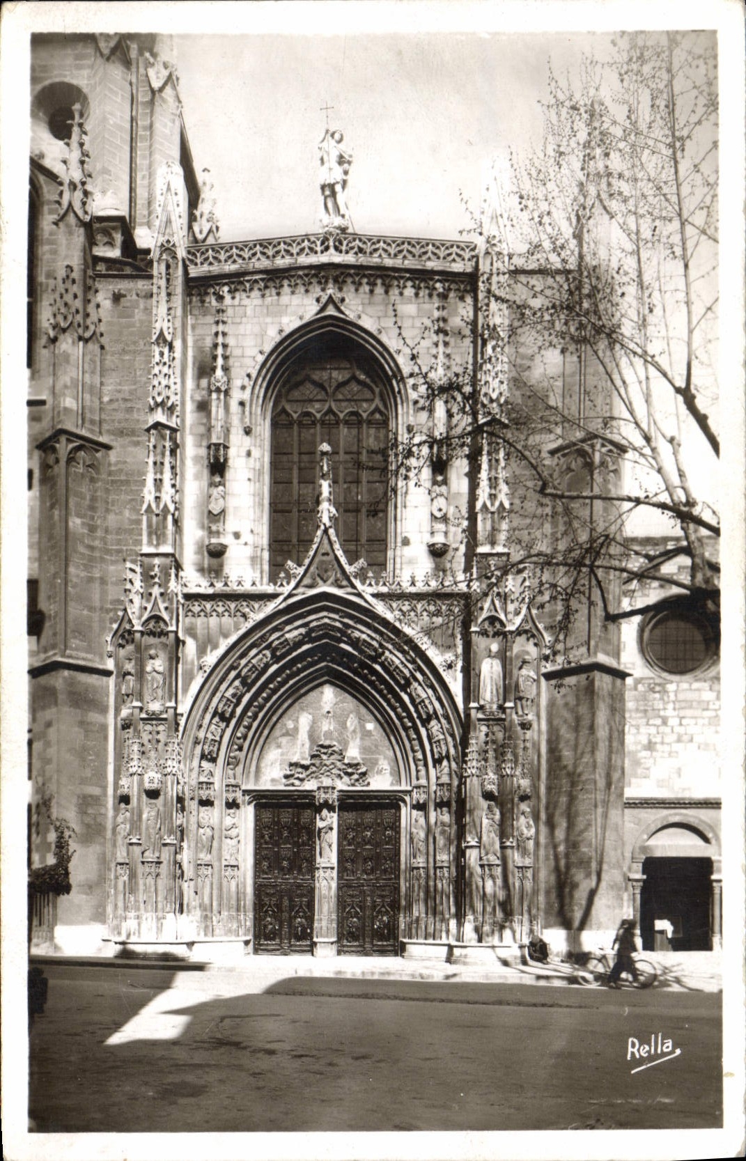 CPA Aix en Provence la Cathedrale St Sauveur facade Gothique du XV siecle 