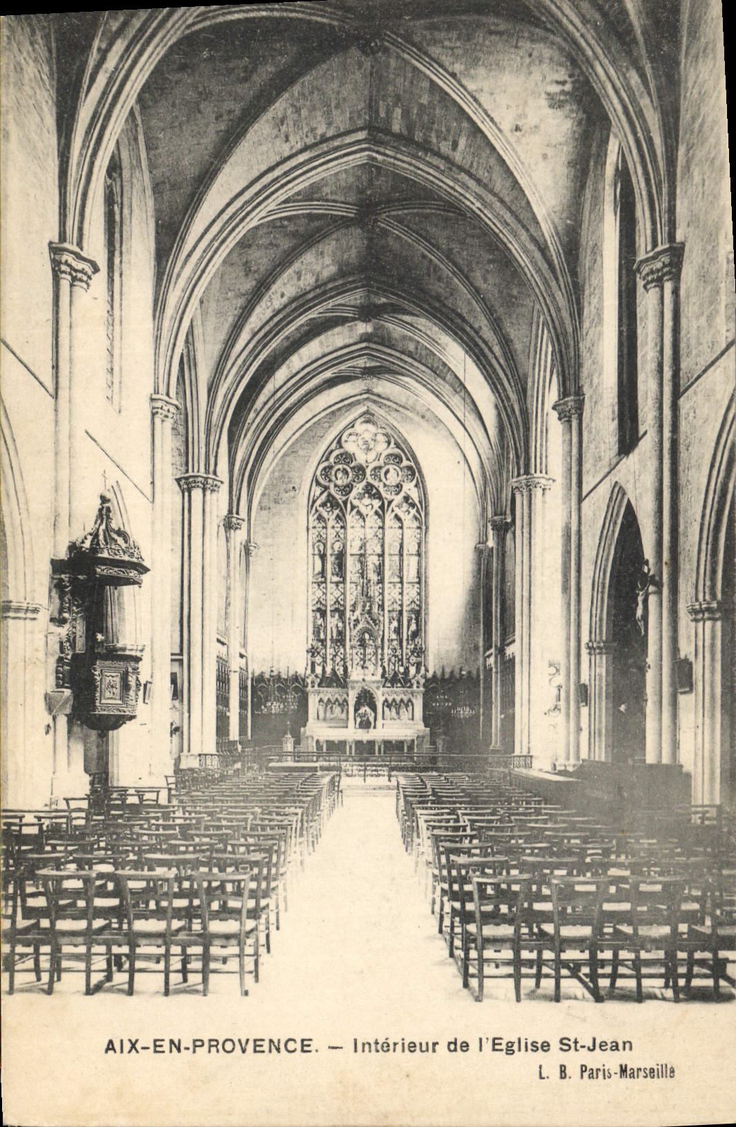 CPA Aix en Provence Interieur de l'eglise St Jean 