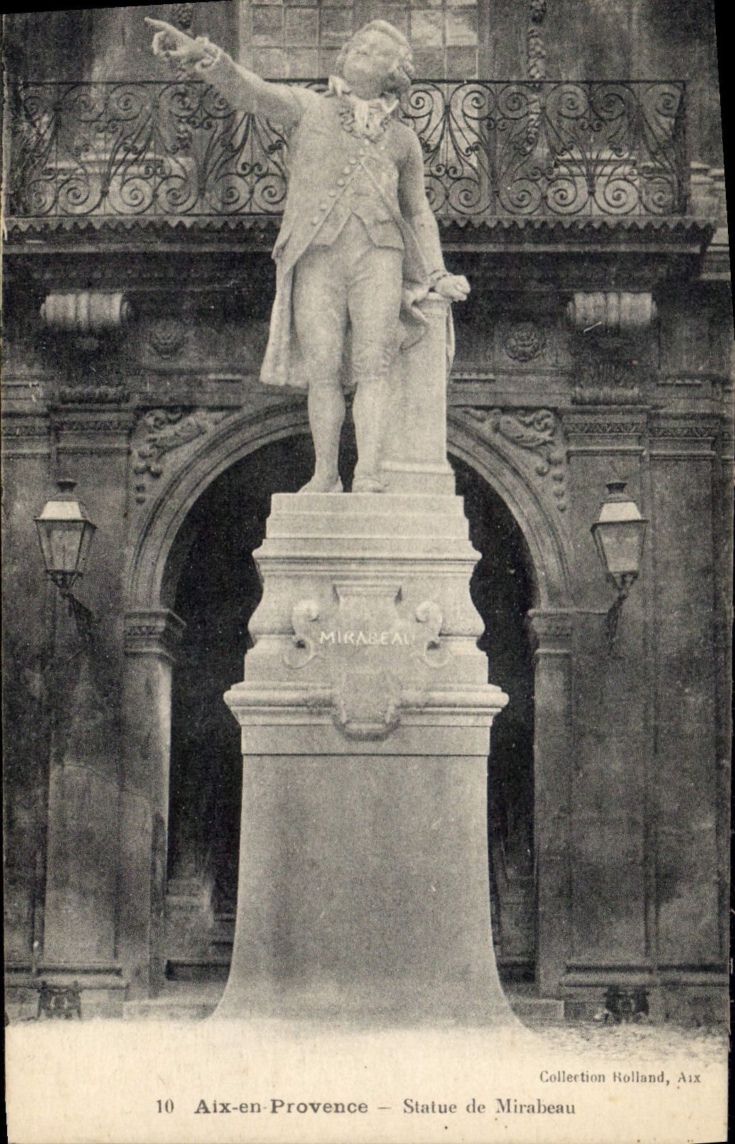 CPA Aix en Provence Statue de Mirabeau 
