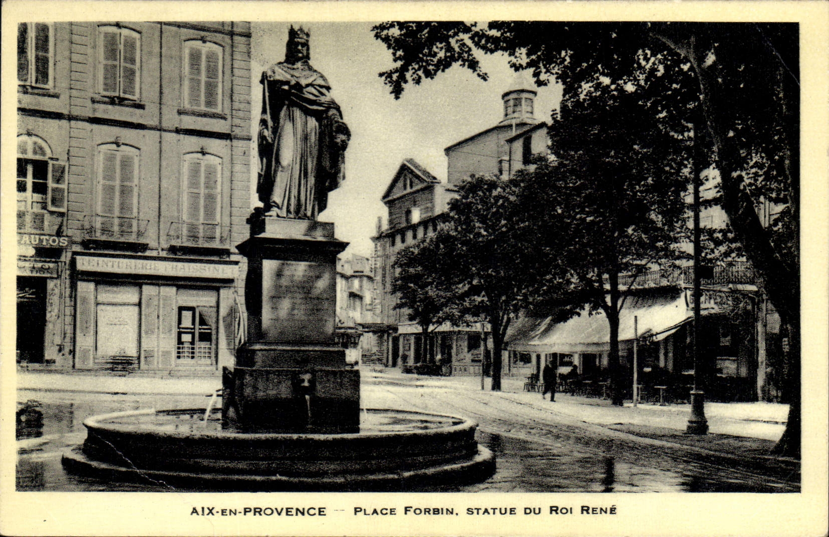 CPA Aix en Provence place Forbin statue du Roi Rene 