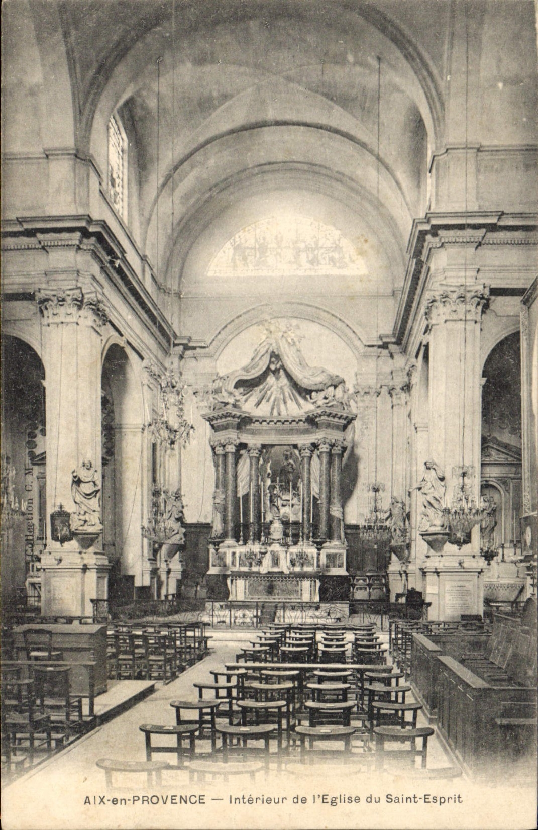 CPA Aix en Provence Interieur de l'eglise du Saint Esprit 