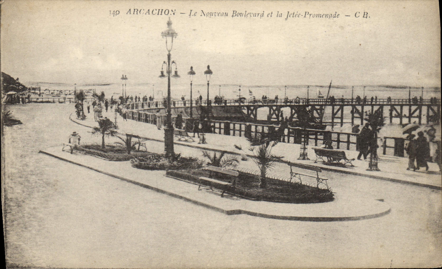 CPA Arcachon le Nouveau Boulevard et la Jetee Promenade