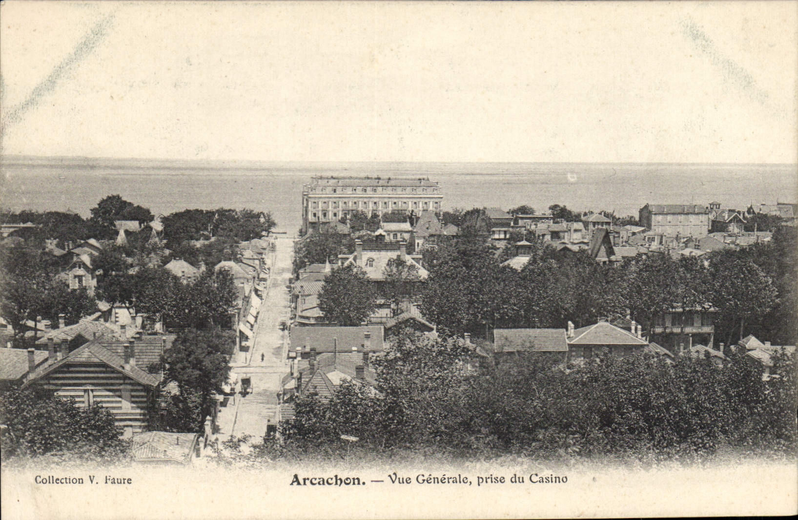 CPA Arcachon vue generale Prise du Casino