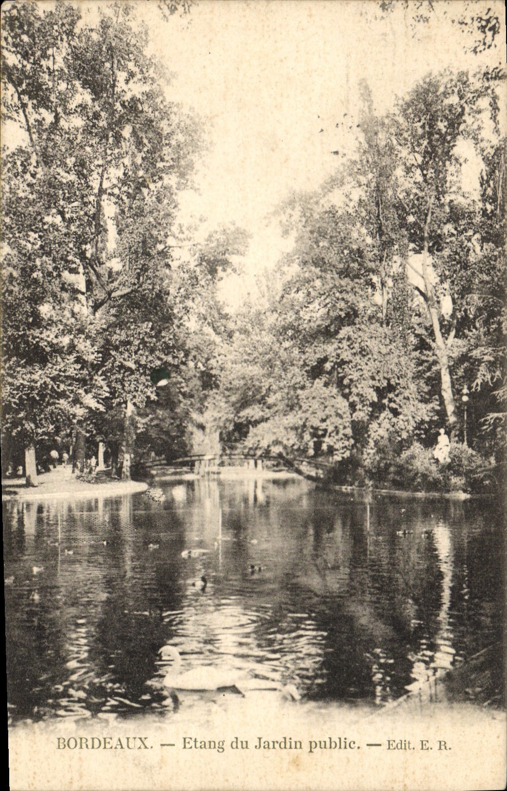 CPA Bordeaux Etang du Jardin Public 