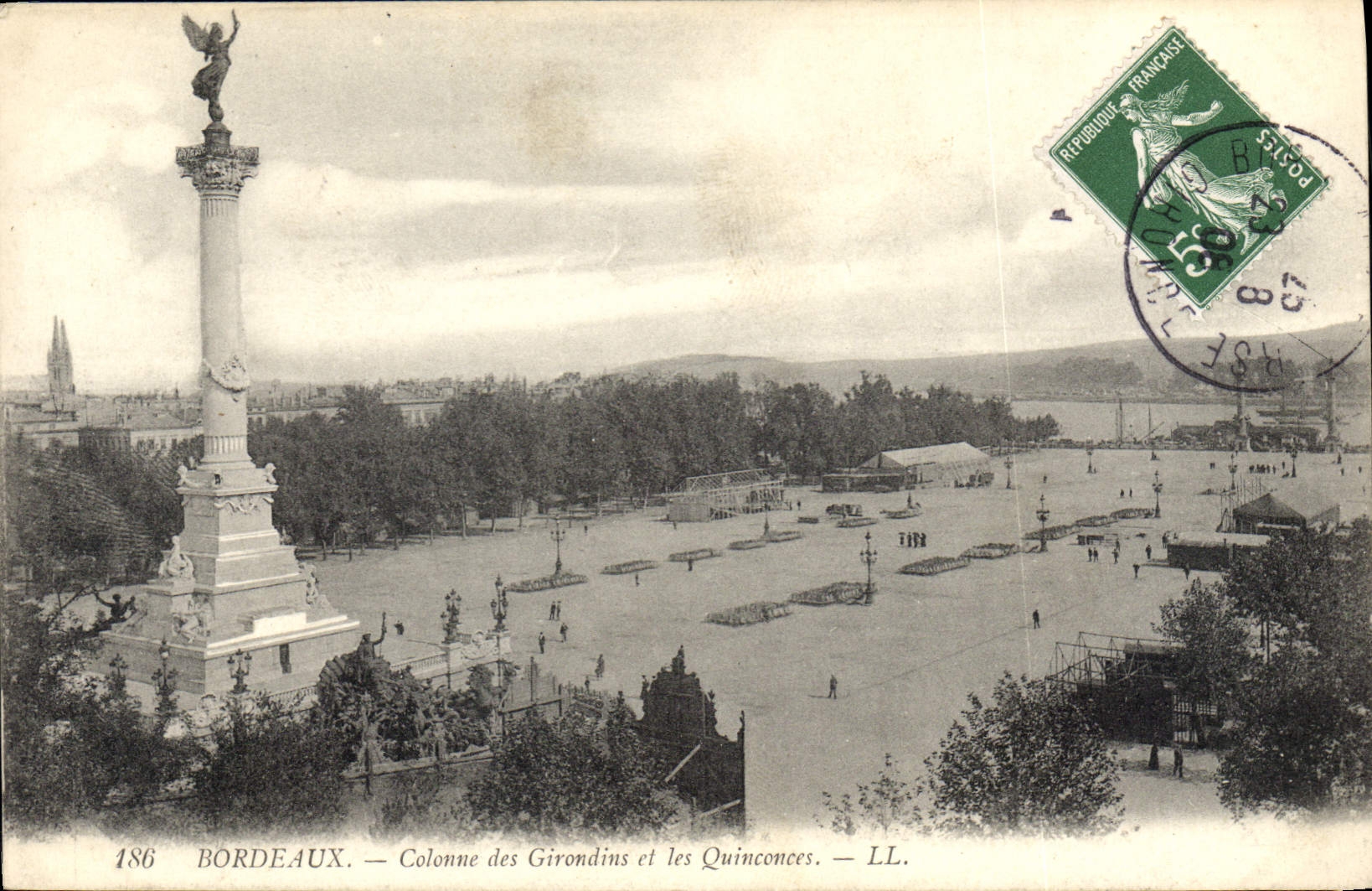 CPA Bordeaux Colonne des Girondins et les Quinconces