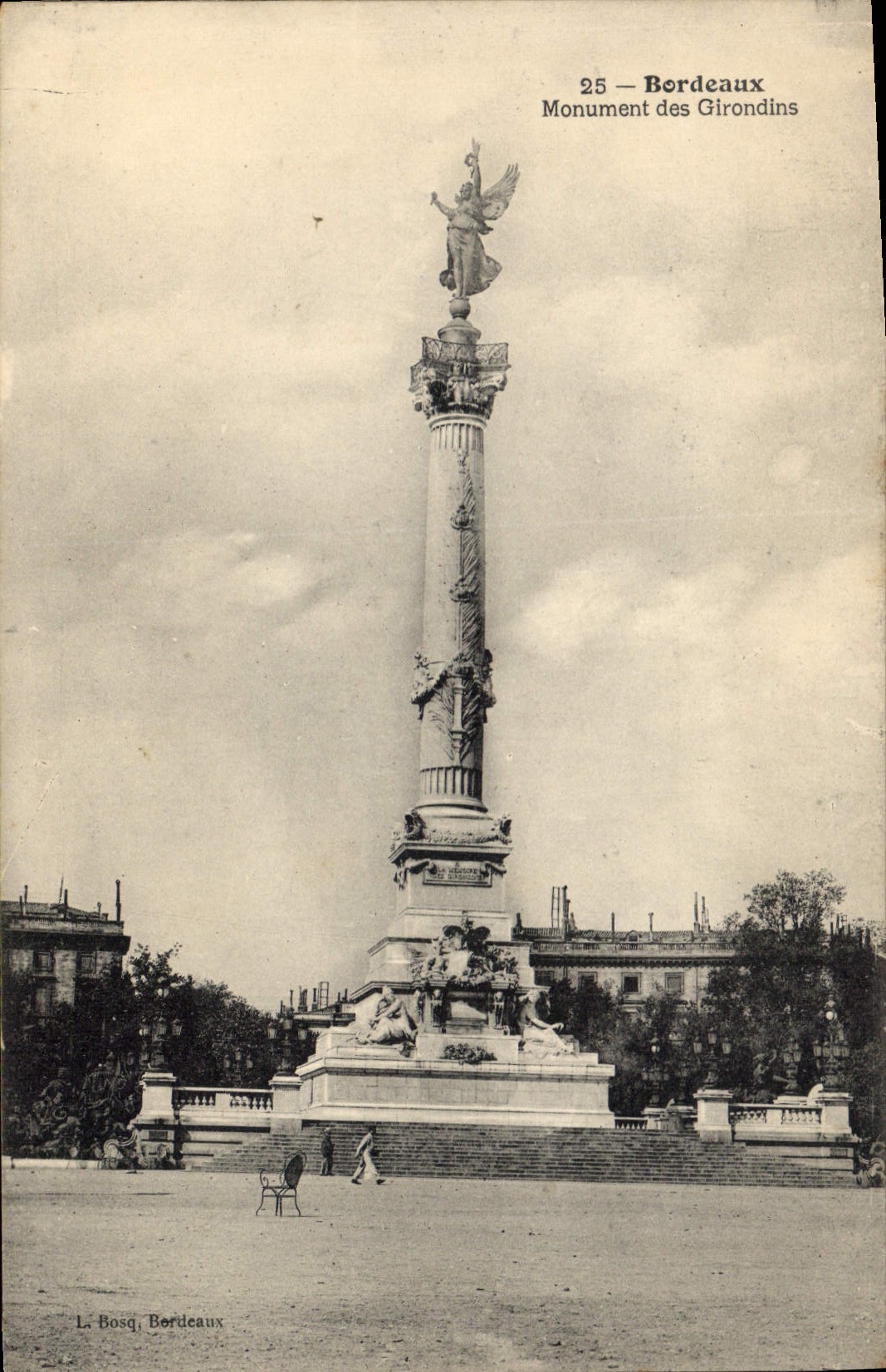 CPA Bordeaux Monument des Girondins 