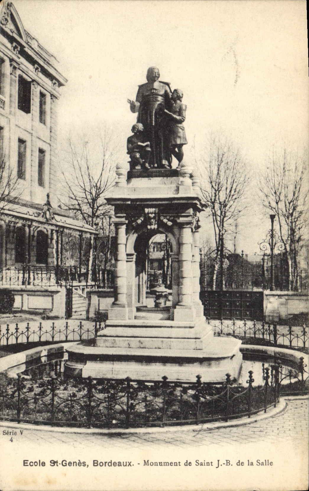 CPA Ecole St Genes Bordeaux Monument de Saint J B de la Salle 