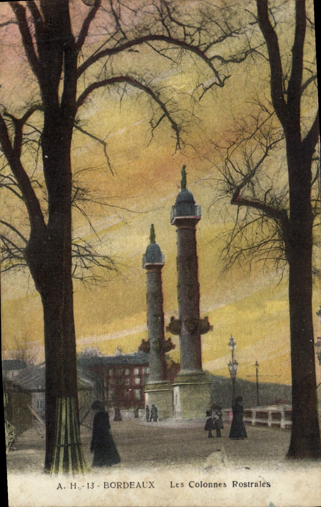 CPA Bordeaux les Colonnes Rostrales 