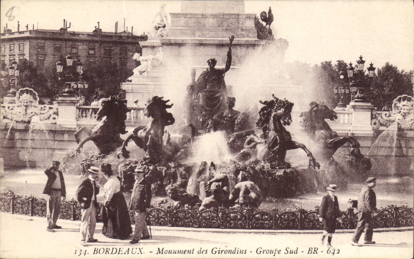 CPA Bordeaux Monument des Girondins Groupe Sud