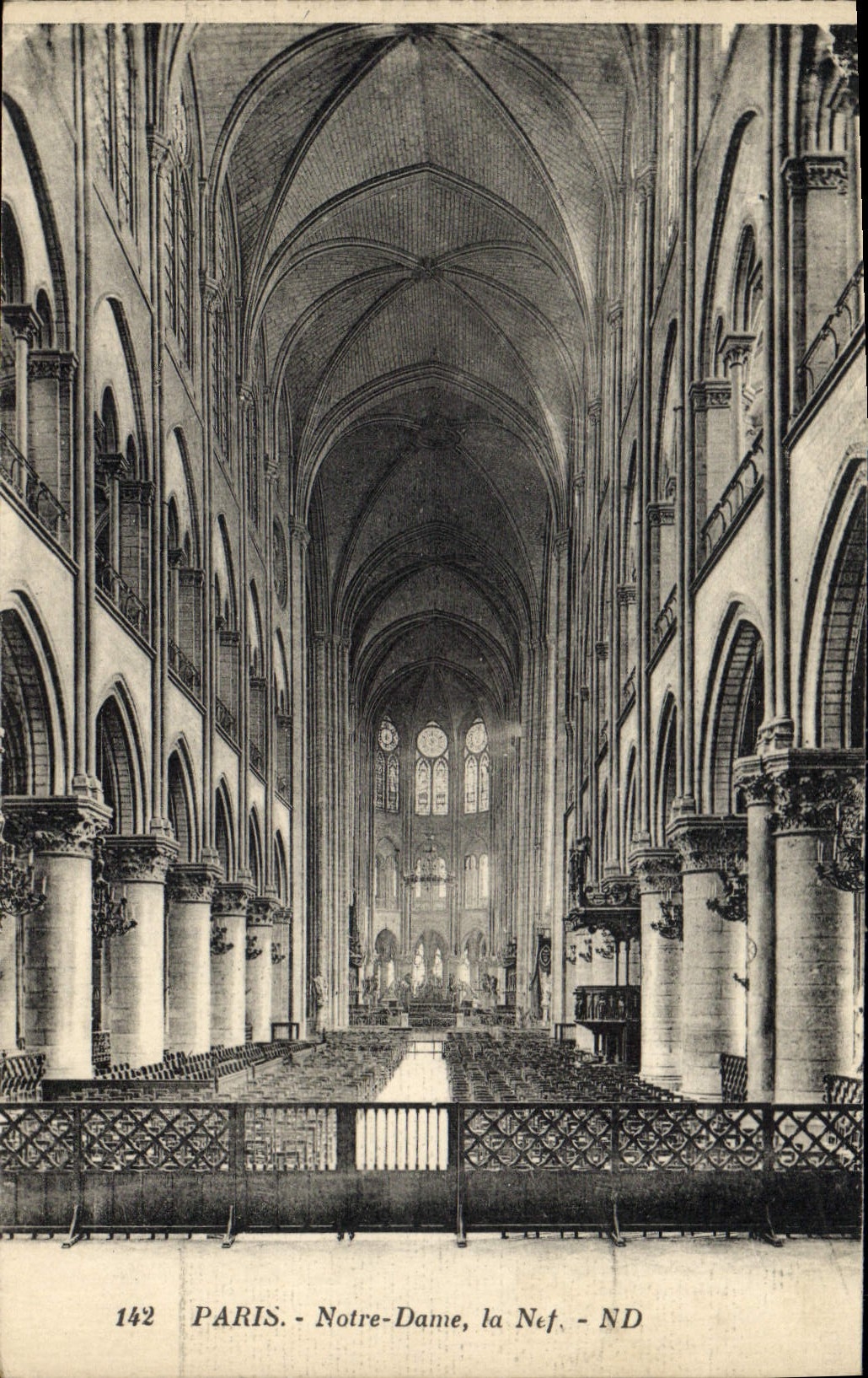 CPA Paris Notre Dame la Nef