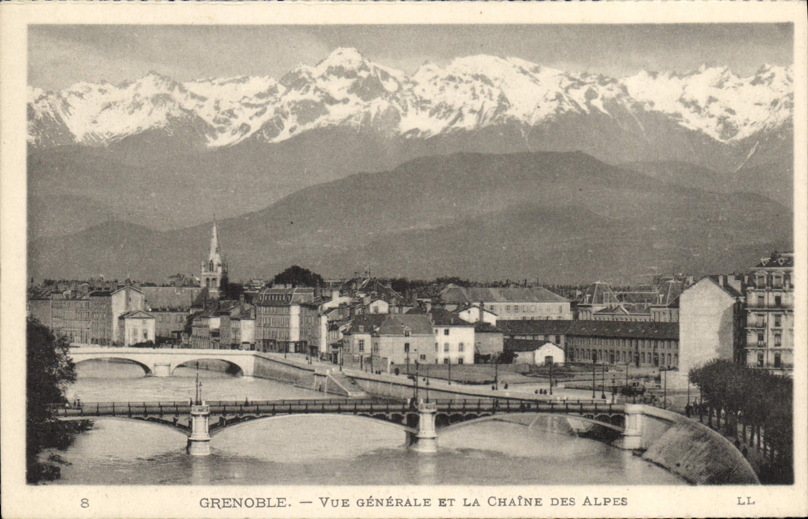 CPA Grenoble Vue generale et la Chaine des Alpes 