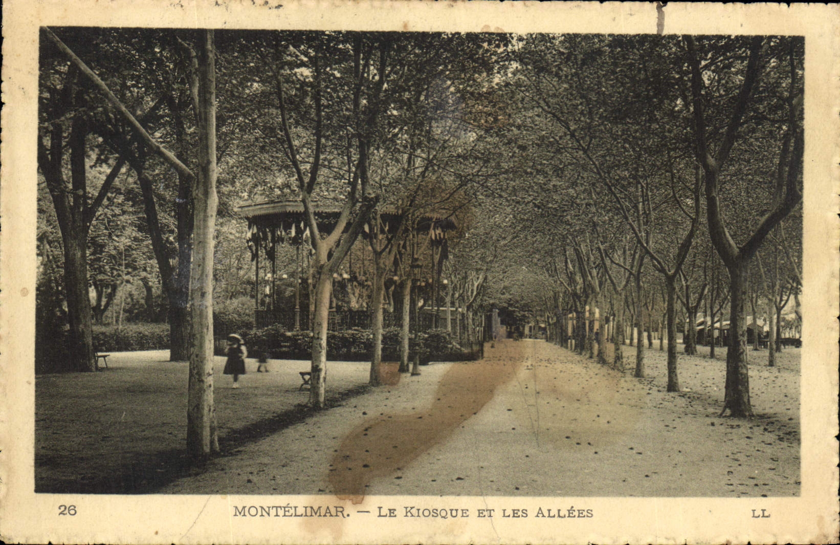 CPA Montelimar Le Kiosque et les Allees 