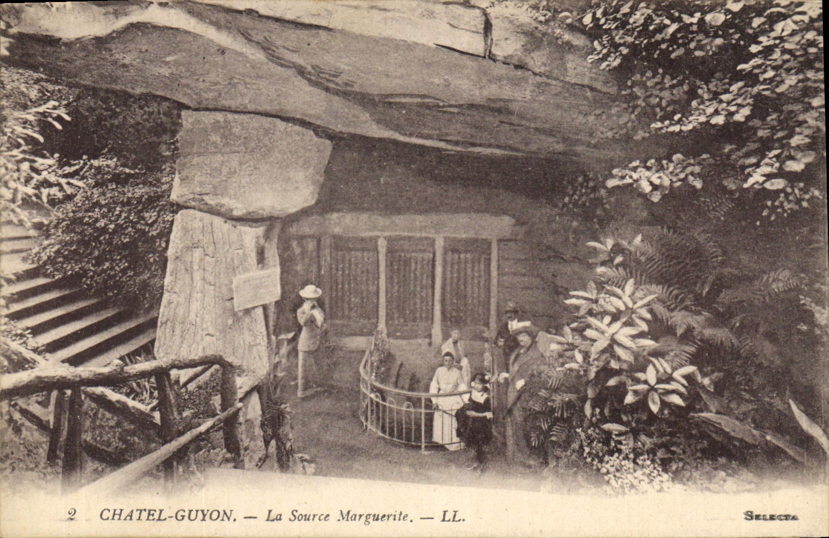 CPA Chatel Guyon La Source Marguerite 