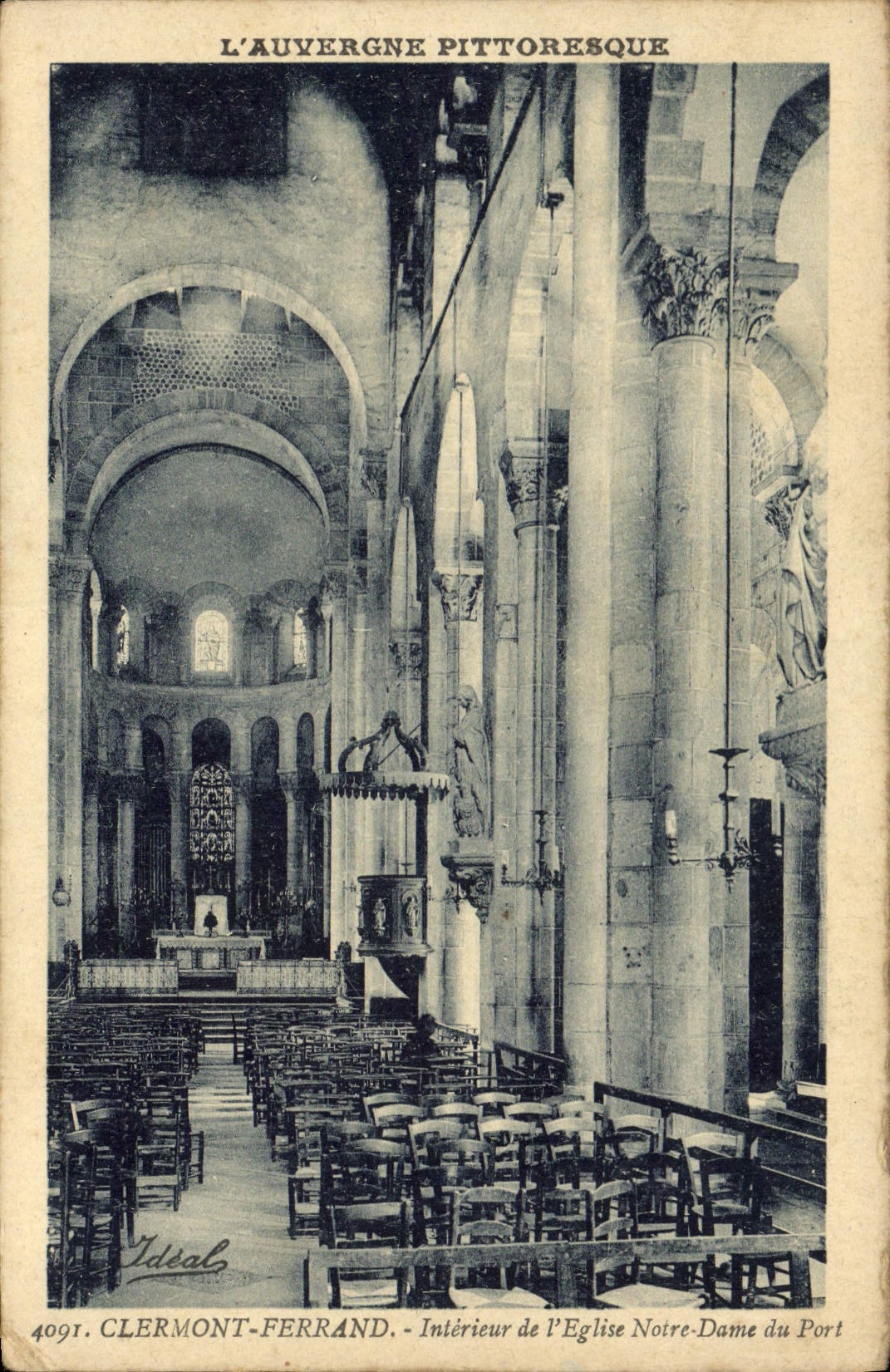 CPA l'Auvergne Pittoresque Clermont Ferrand Interieur de l'Eglise Notre Dame du Port
