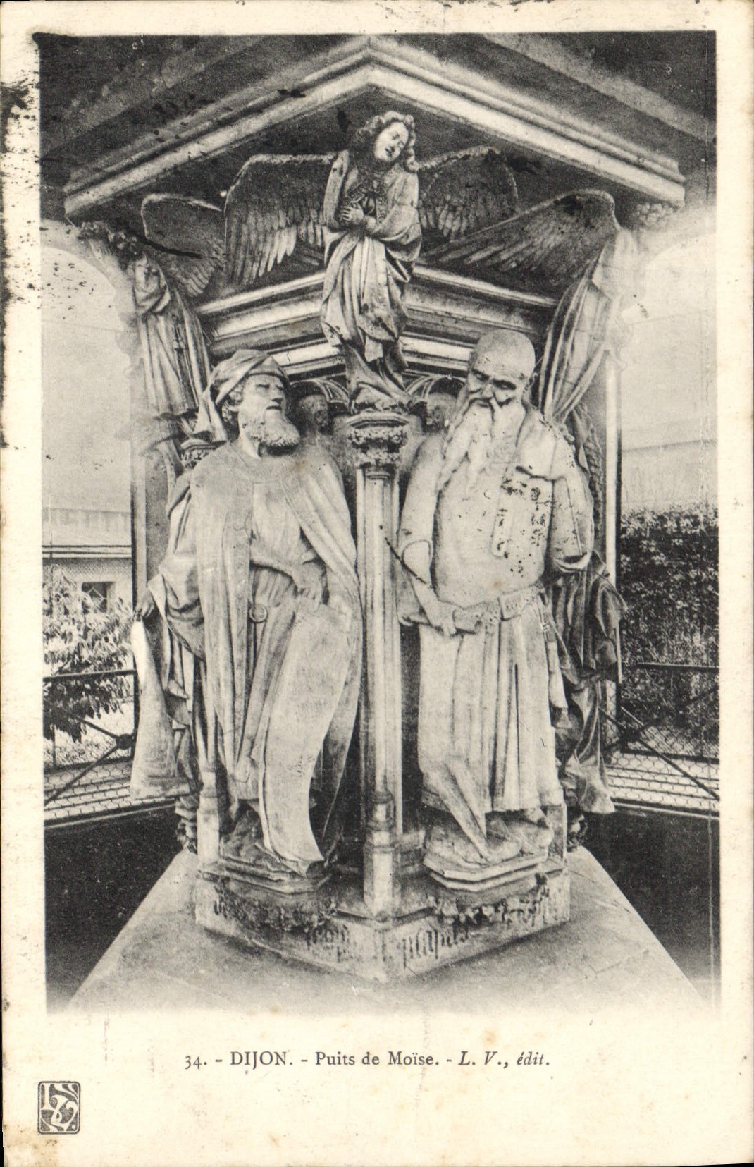 CPA Dijon Puits de Moise 